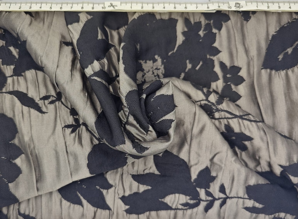 Brocado negro flor beige