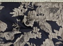 Brocado negro flor beige