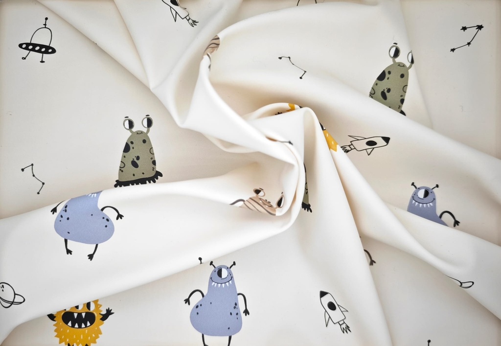 Impermeable monstruitos